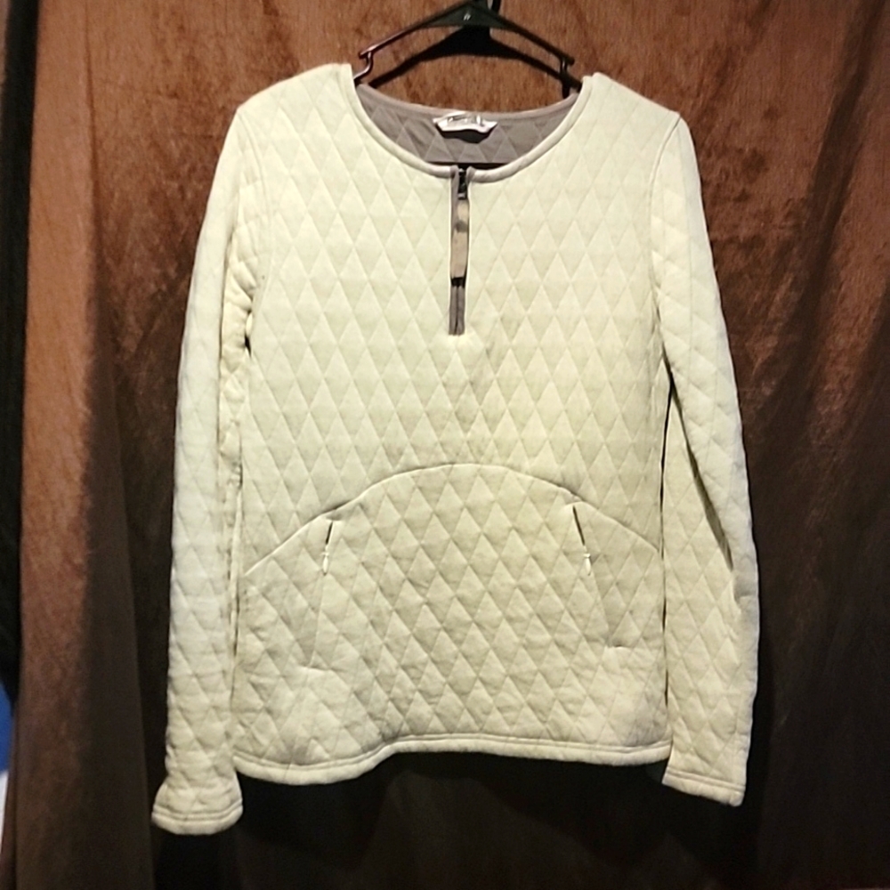 Woman's pullover